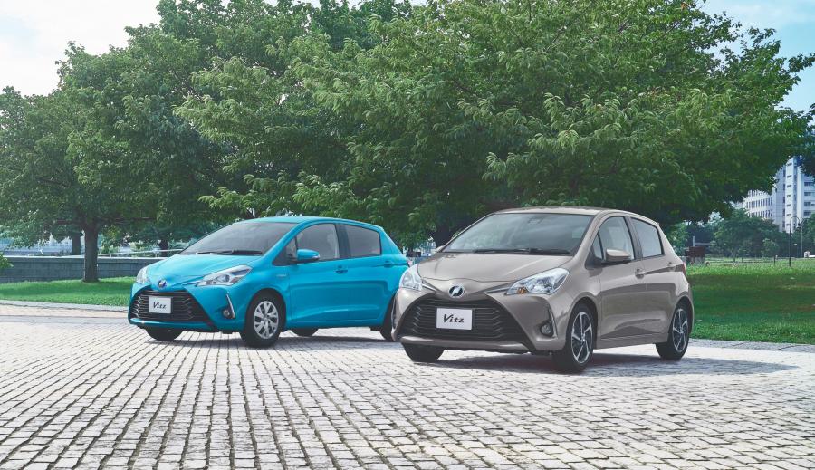  Toyota Vitz 2017 года  (фото 2 из 2)